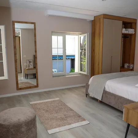Kinza Suite 2 *