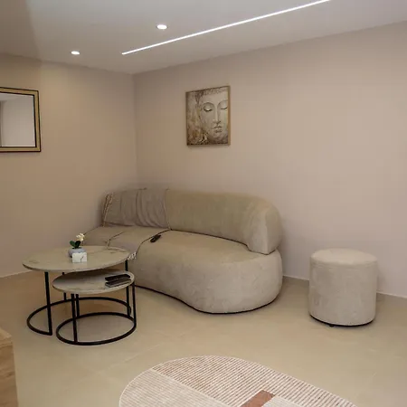 Kinza Suite 2