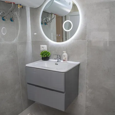 Kinza Suite 2 Tirana