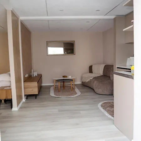 Kinza Suite 2 * Tirana